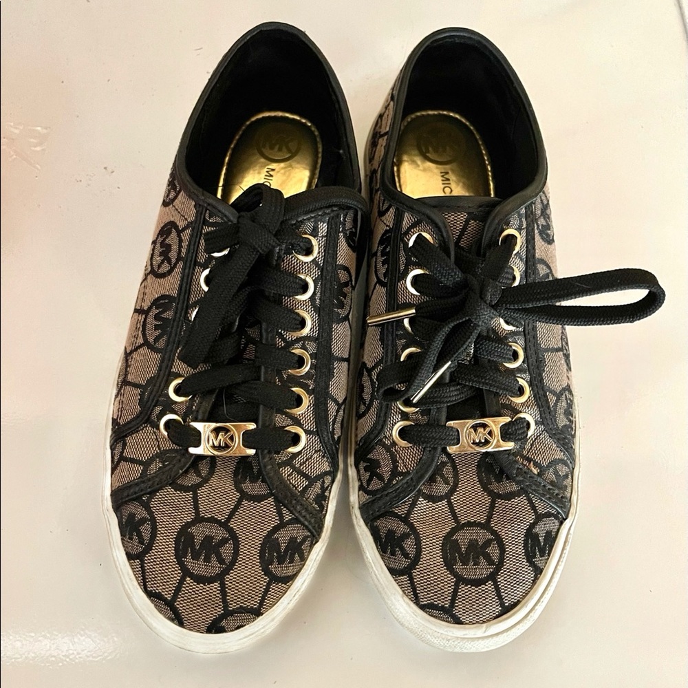 Micheal Kors logo sneakers